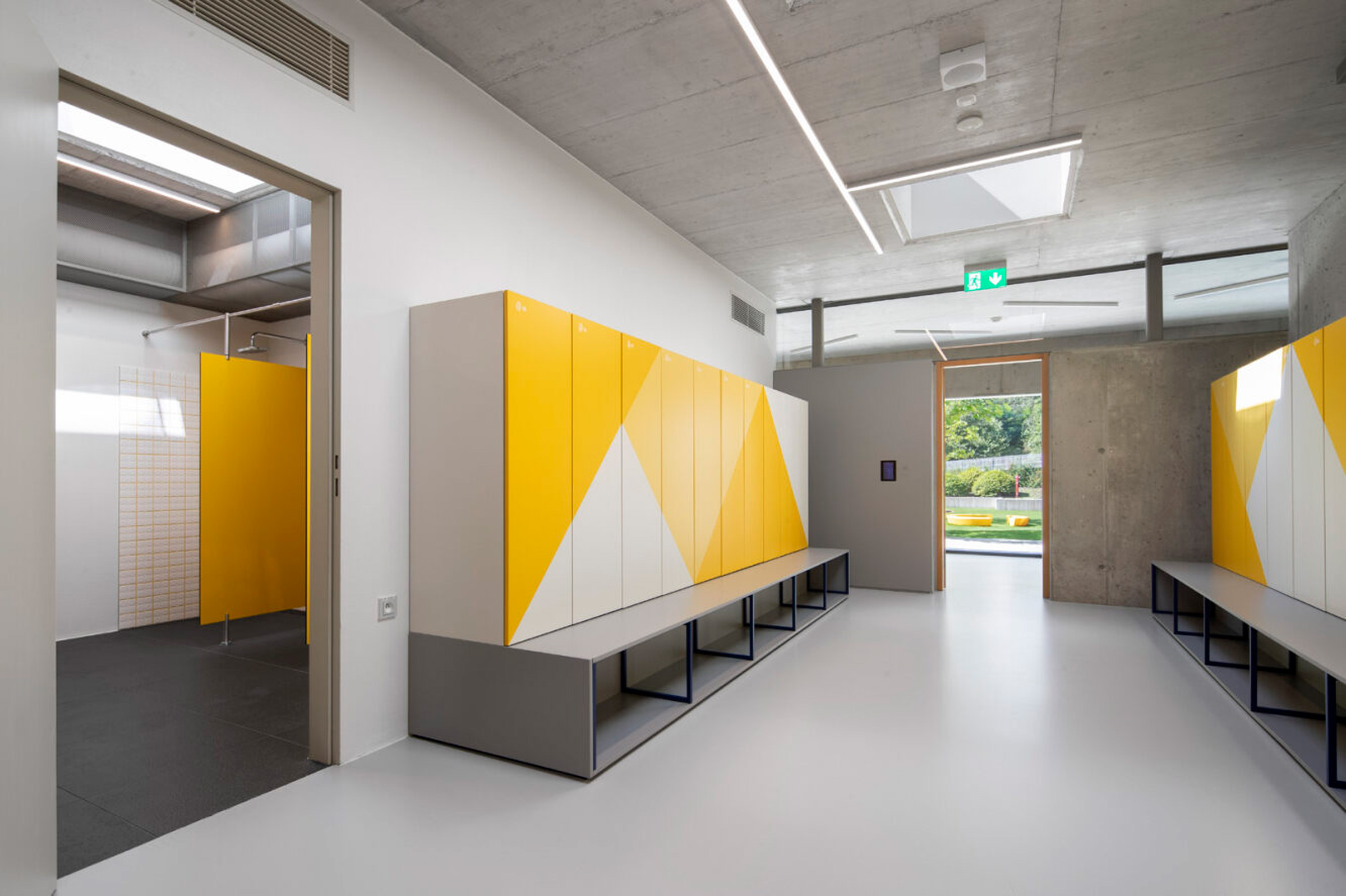 Na základní škole v Banské Štiavnici byly všechny stěny na chodbách, ve třídách a v hygienických mís