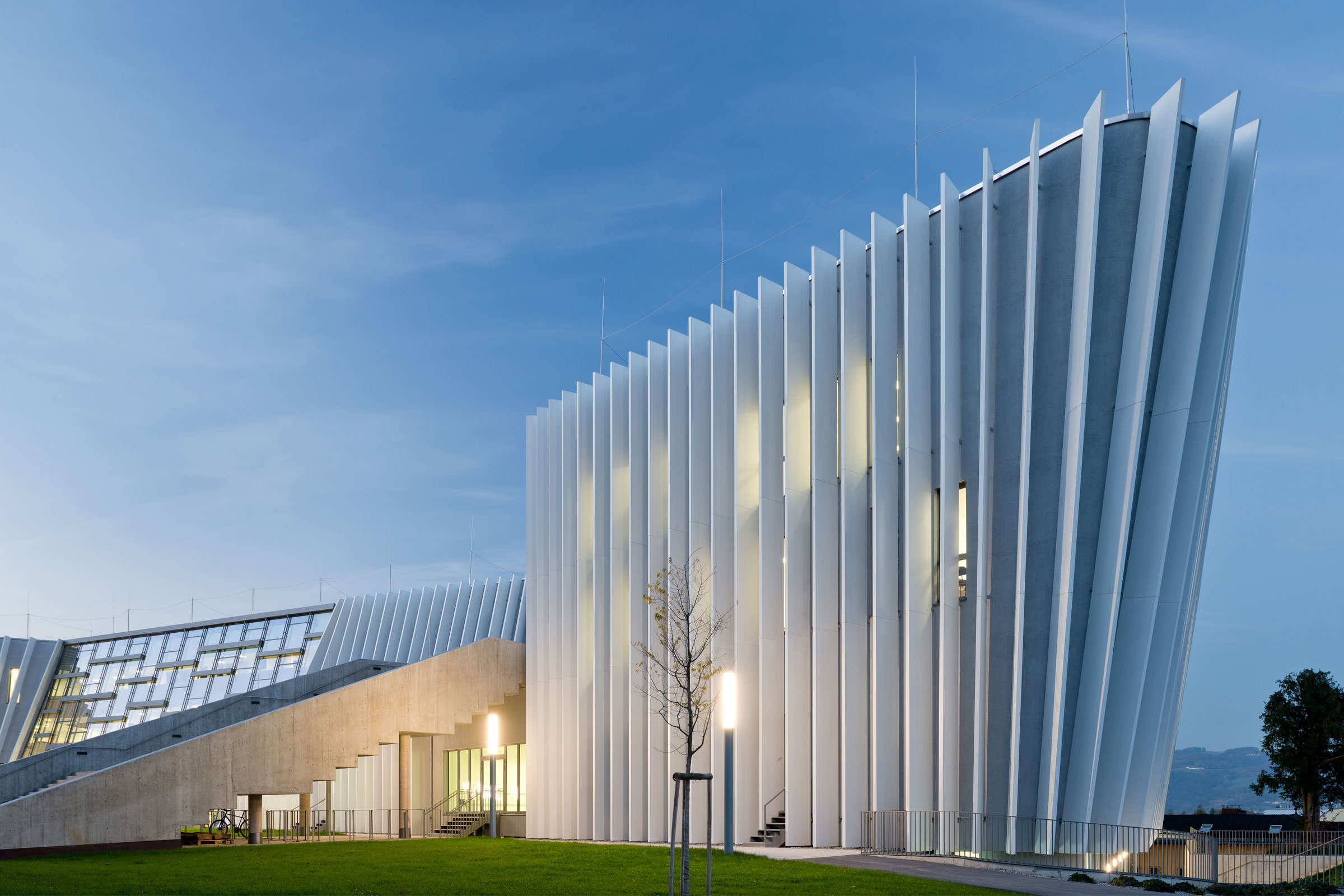 Se systémem provětrávaných fasád StoVentec lze snadno vytvořit i neobvyklé tvary, které zprostředkuj