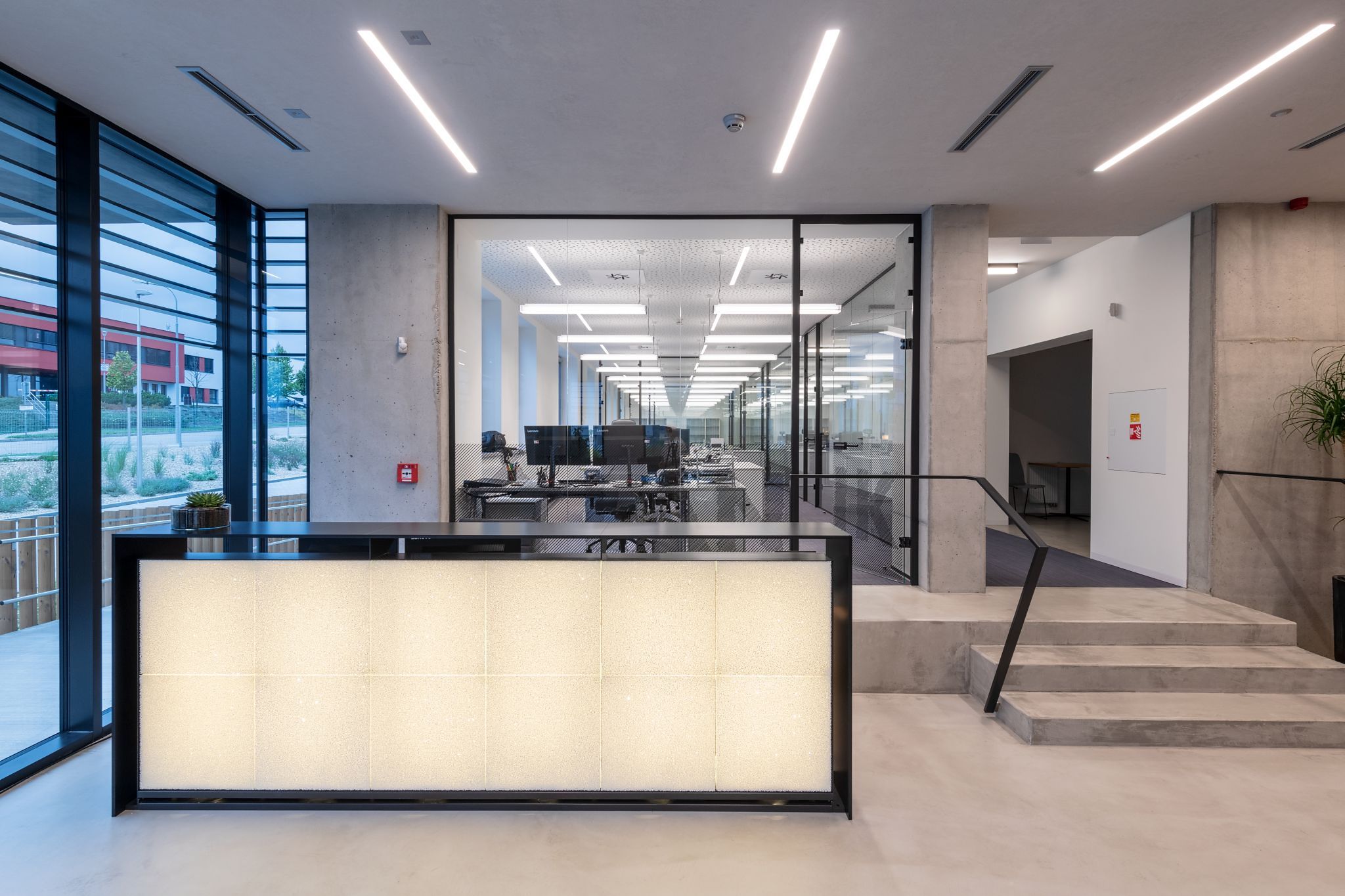 Elegantní a do detailů promyšlený interiér administrativní části.