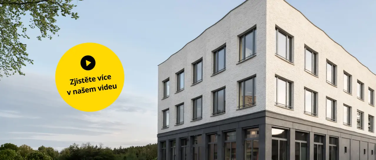 Radnice v Lázních Bělohrad je příkladem architektury, která citlivě vstupuje do historického prostředí a zároveň přináší jasně současný jazyk.
