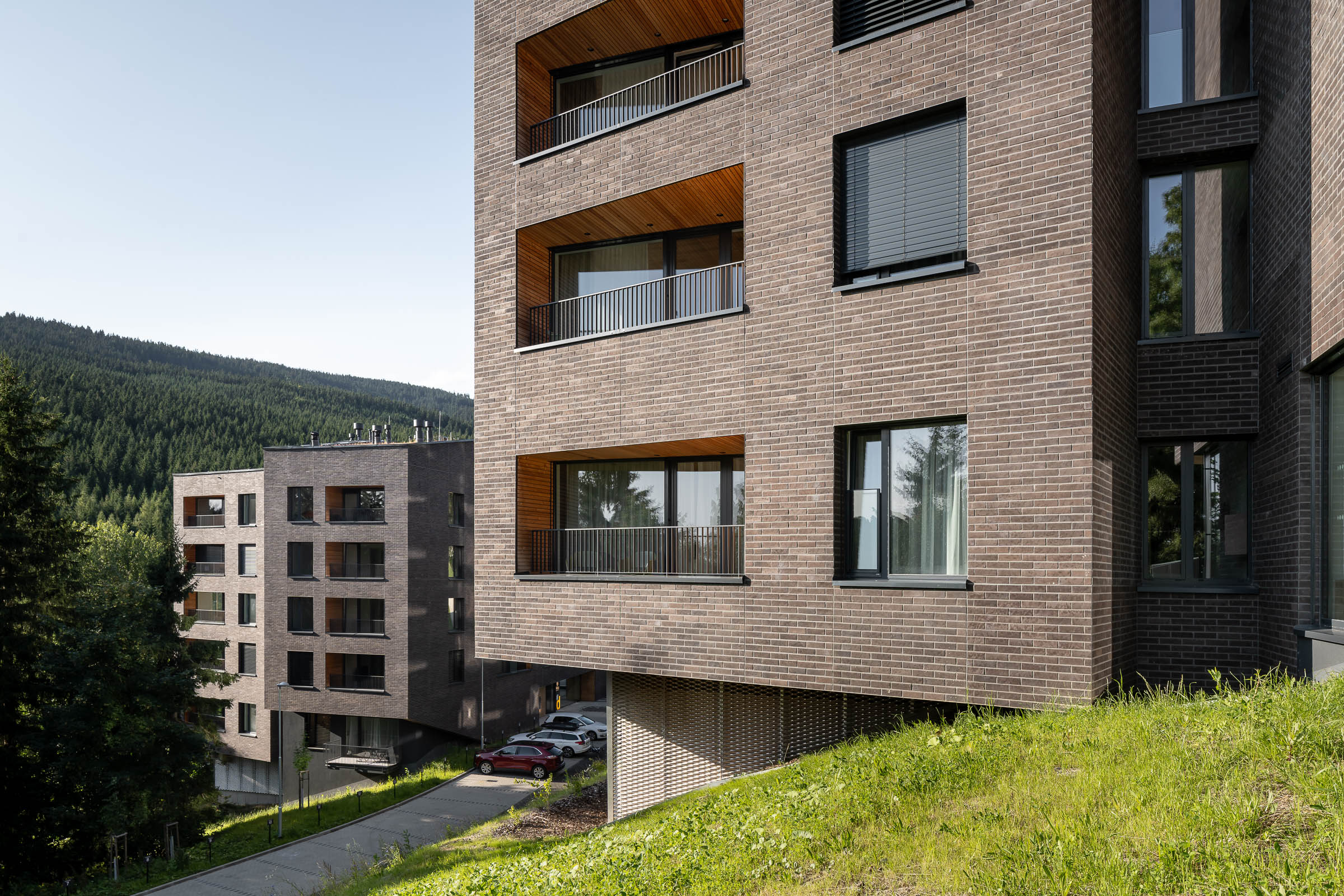 Cihlová fasáda pro horské apartmány