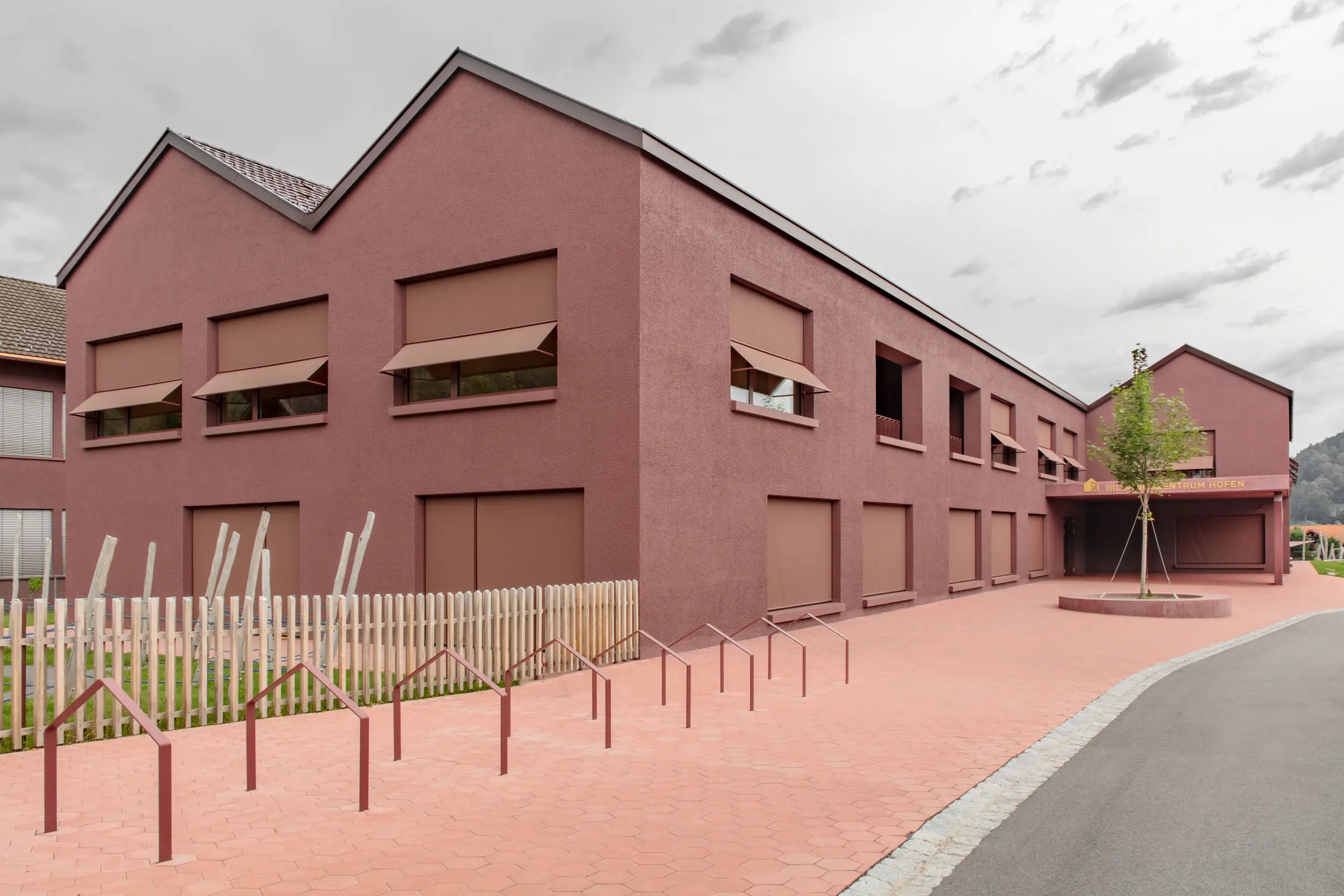 Jasle, škôlka a škola v obci Frastanz, Rakúsko Jasle, škôlka a škola v obci Frastanz, Rakúsko