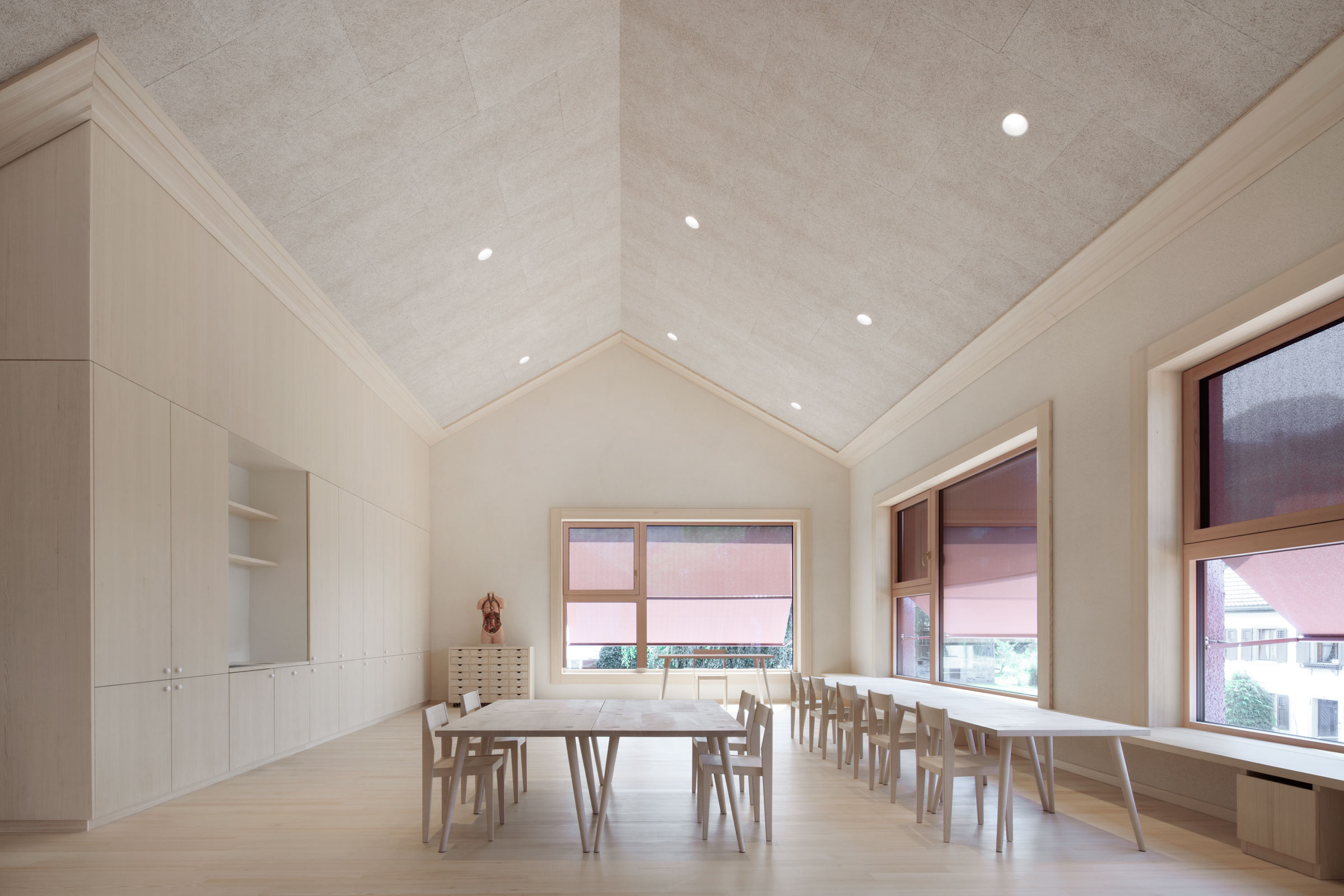 Interiér školy v obci Frastanz v Rakousku