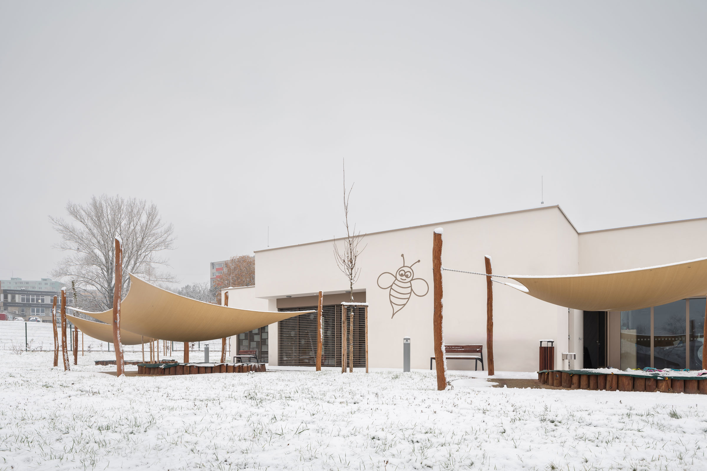 Byla postavena podle návrhu Ateliéru 99 a realizaci zajistila společnost VAŠSTAV a BestBeton