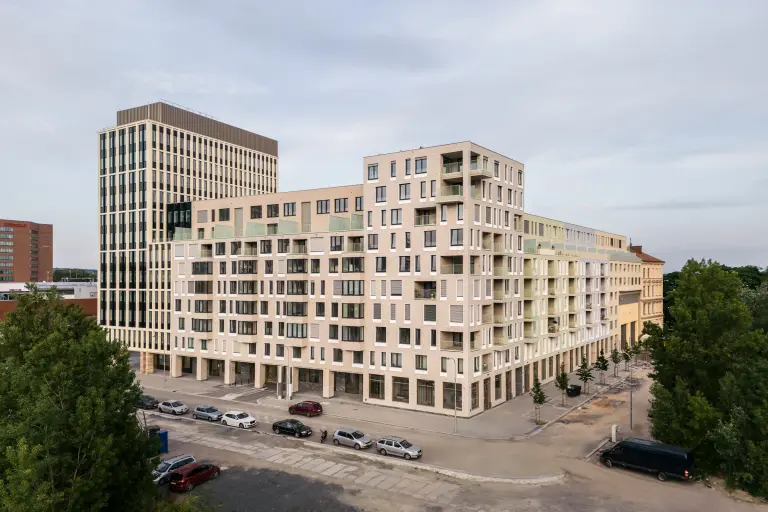 Polyfunkční komplex Palác Trnitá s fasádou Sto