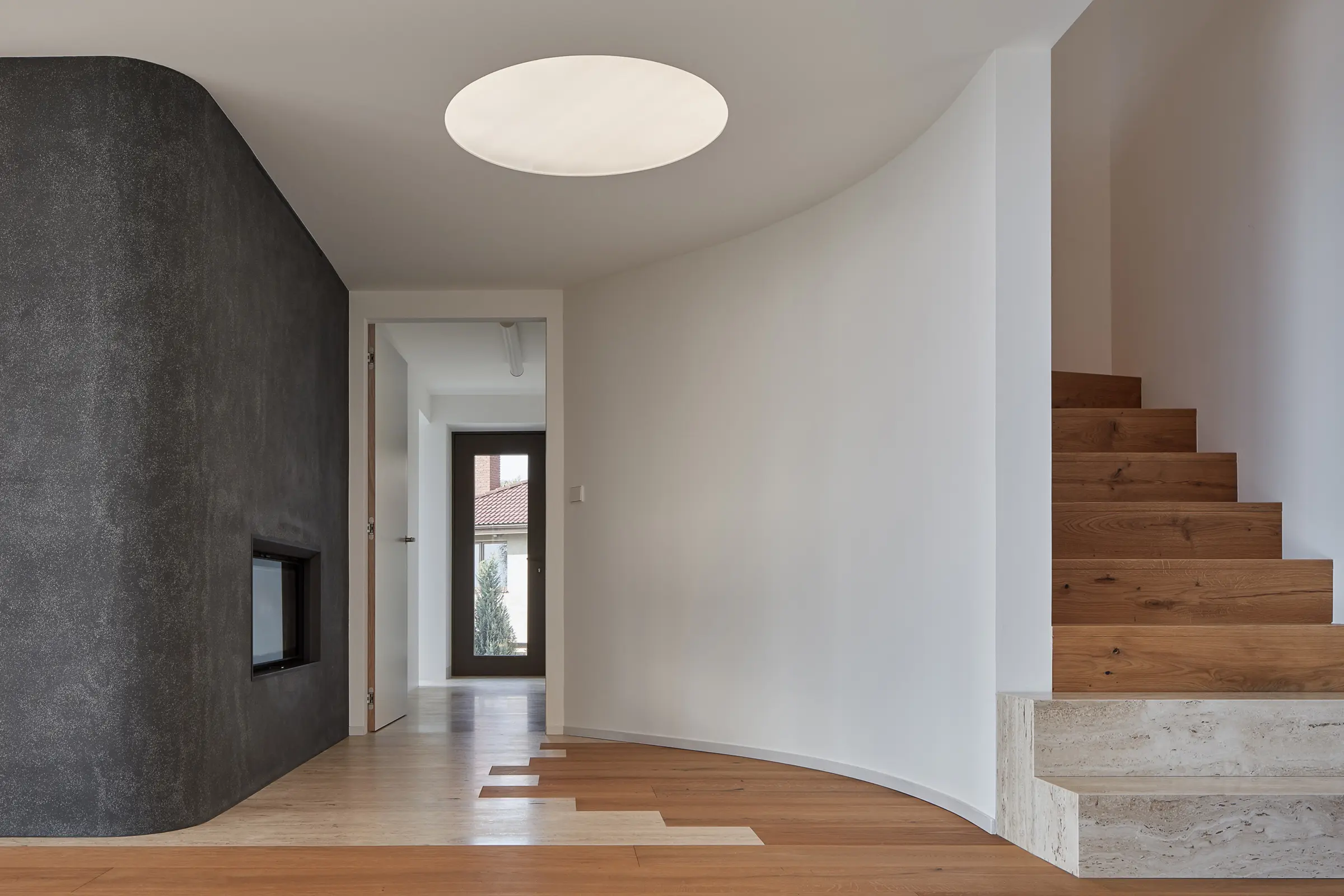 Interiér domu s betonovým povrchem StoBeton Decor