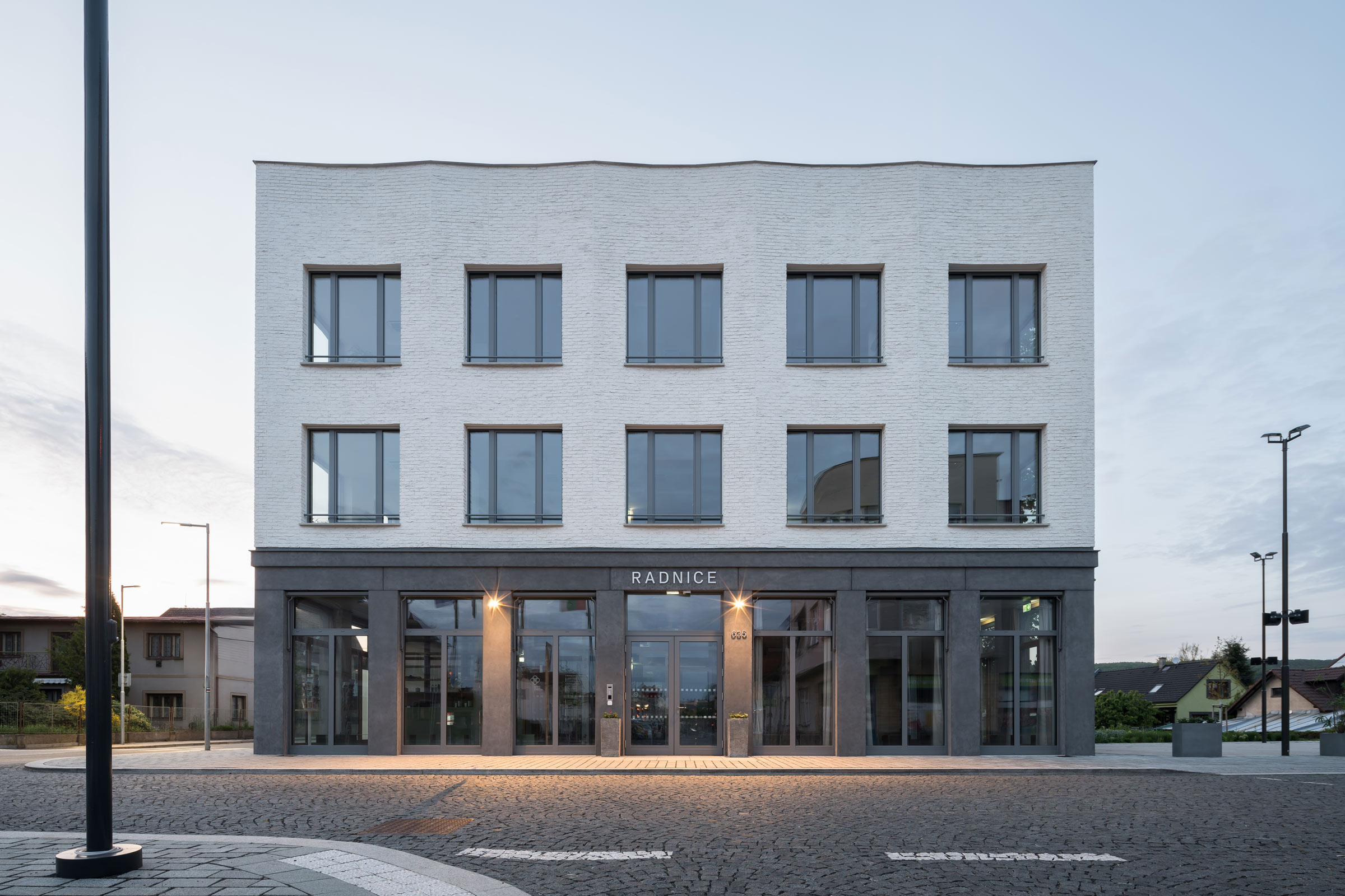 Radnice města Lázně Bělohrad, Česká repu