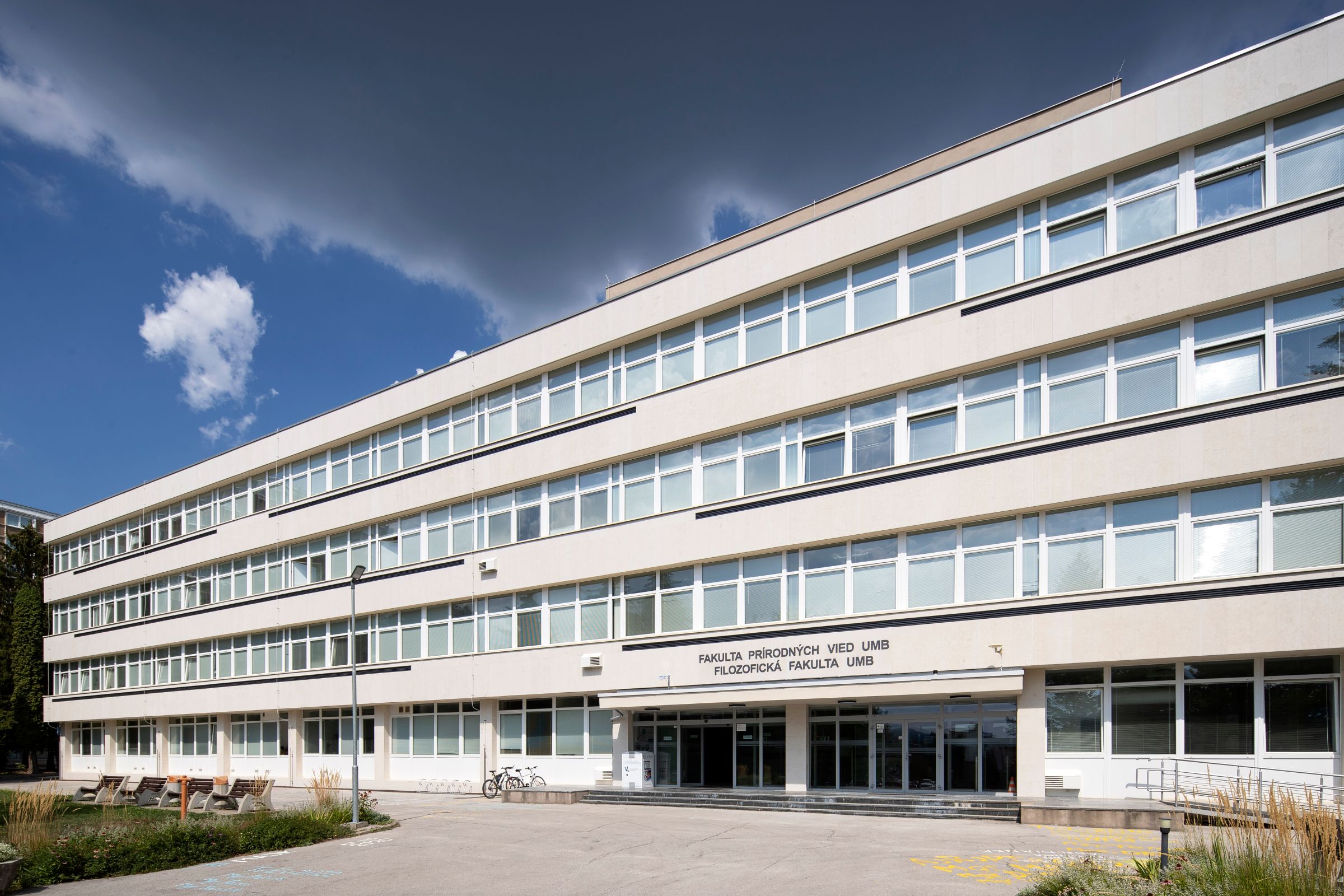 Rekonstrukce fasády Univerzity Mateja Bela