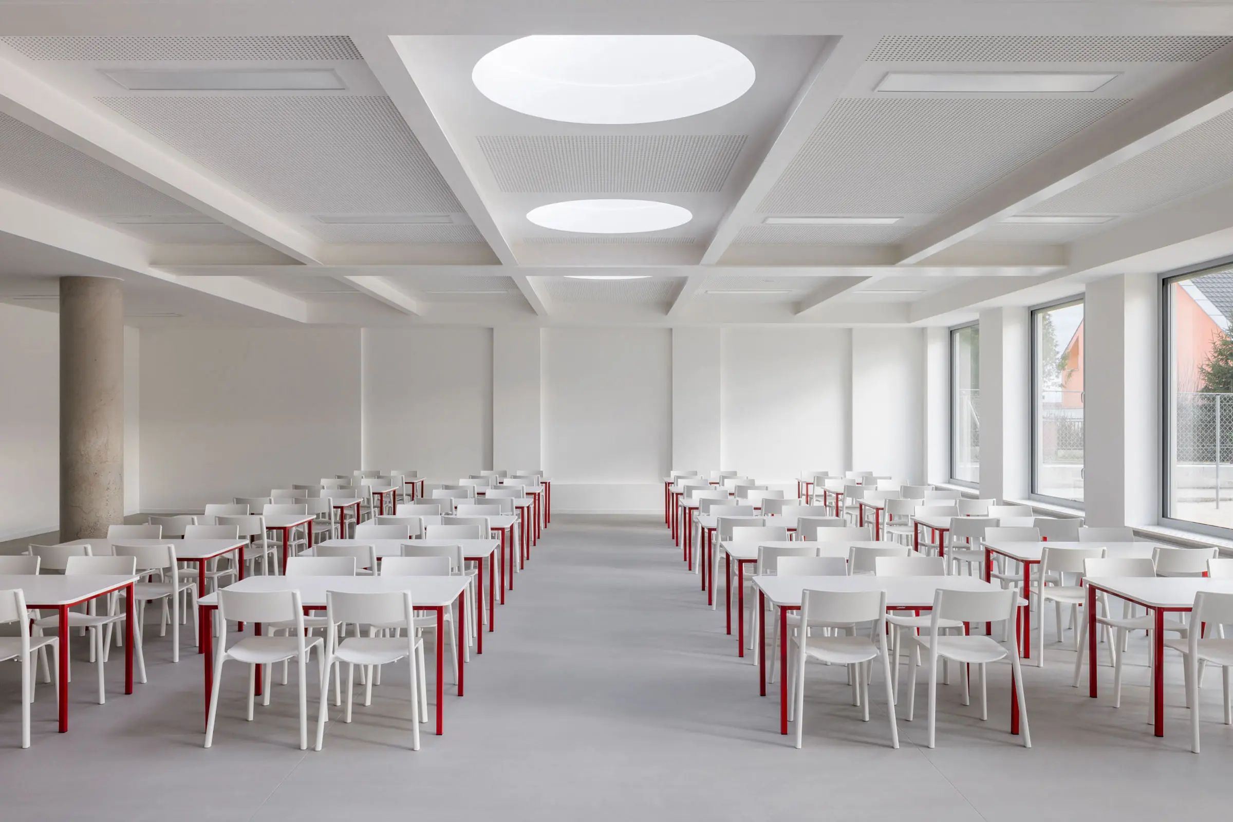 Interiér základní školy v Bernolákově