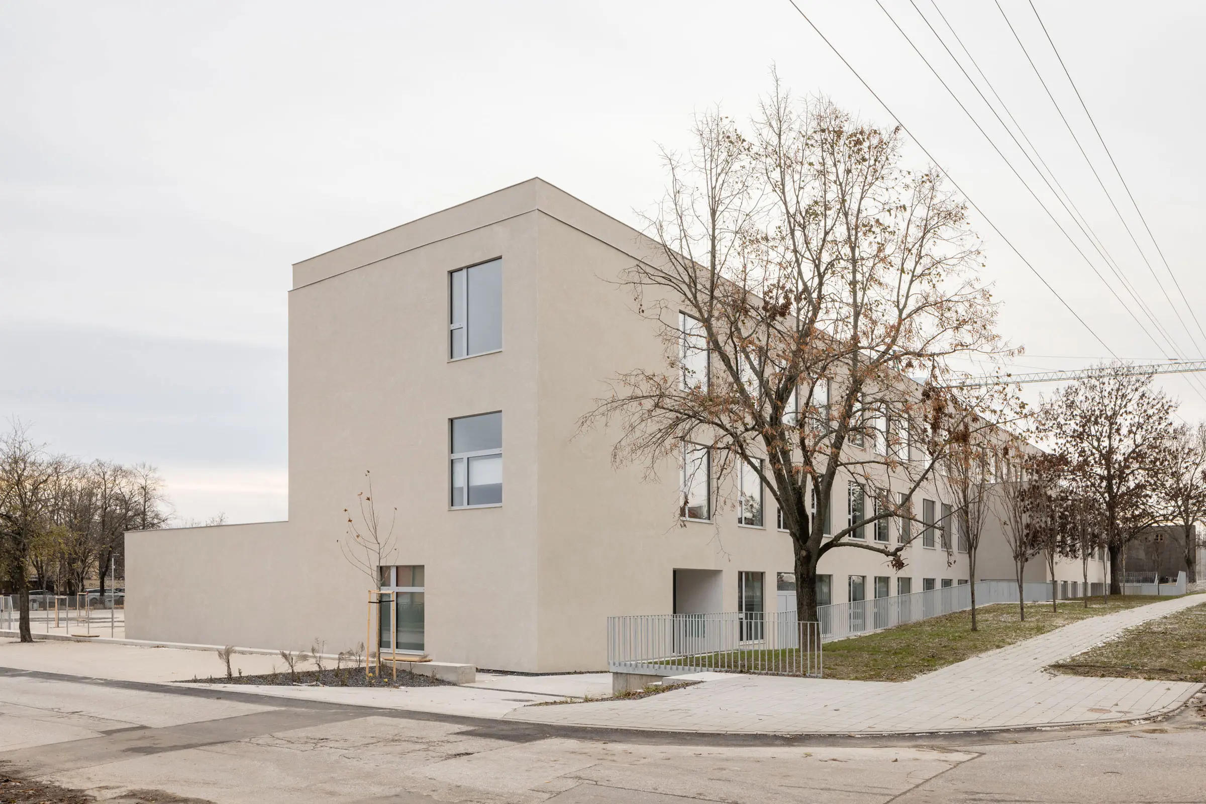 Budova základní školy v Bernolákově