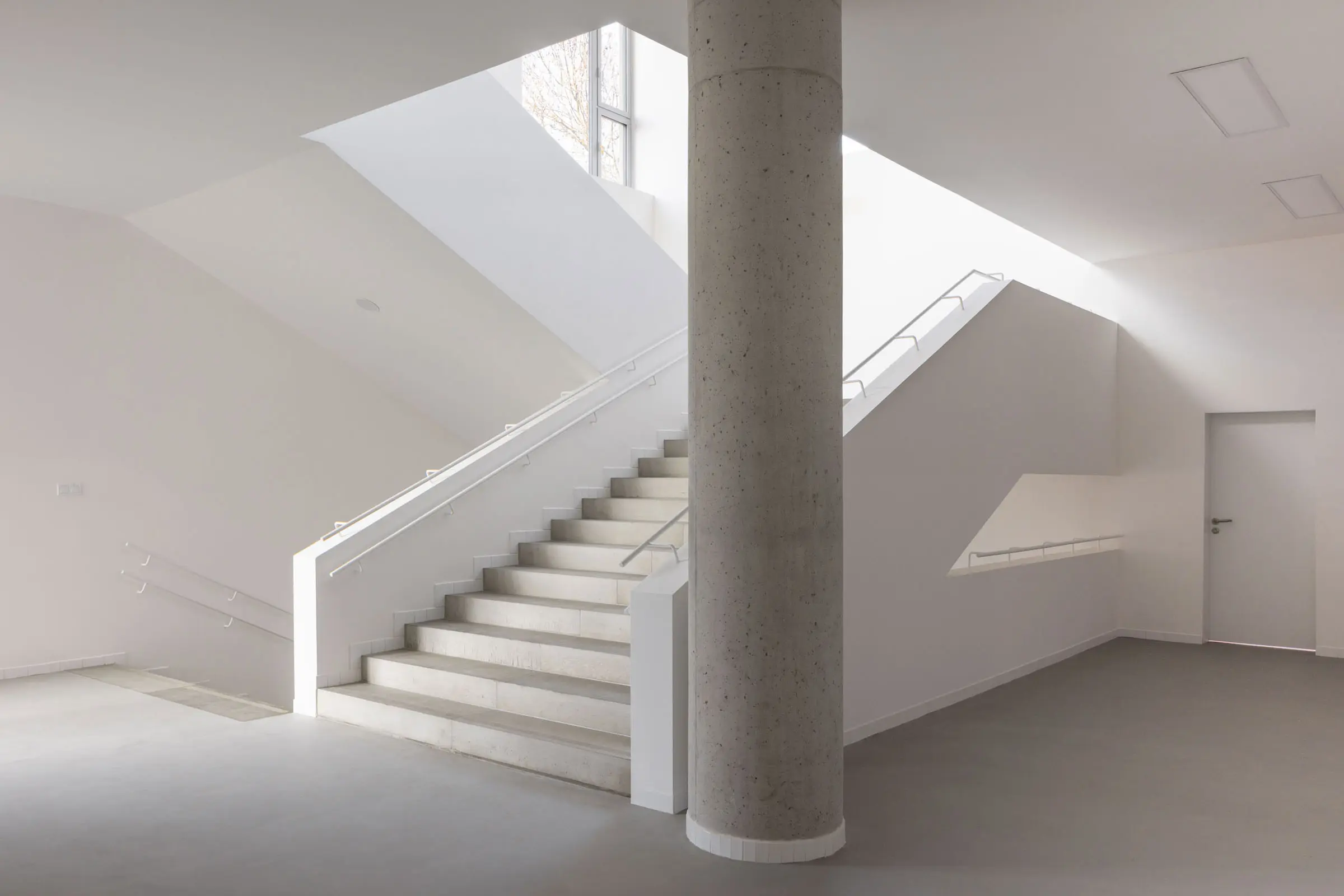 Interiér základní školy v Bernolákově